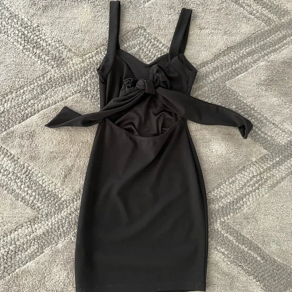 Glare dress - Picture 3 of 3